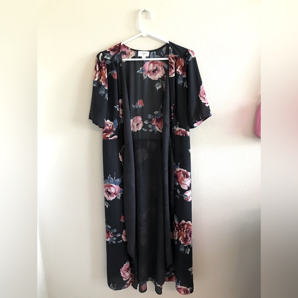 Brand is Everly, size Large, dark blue, pink and white